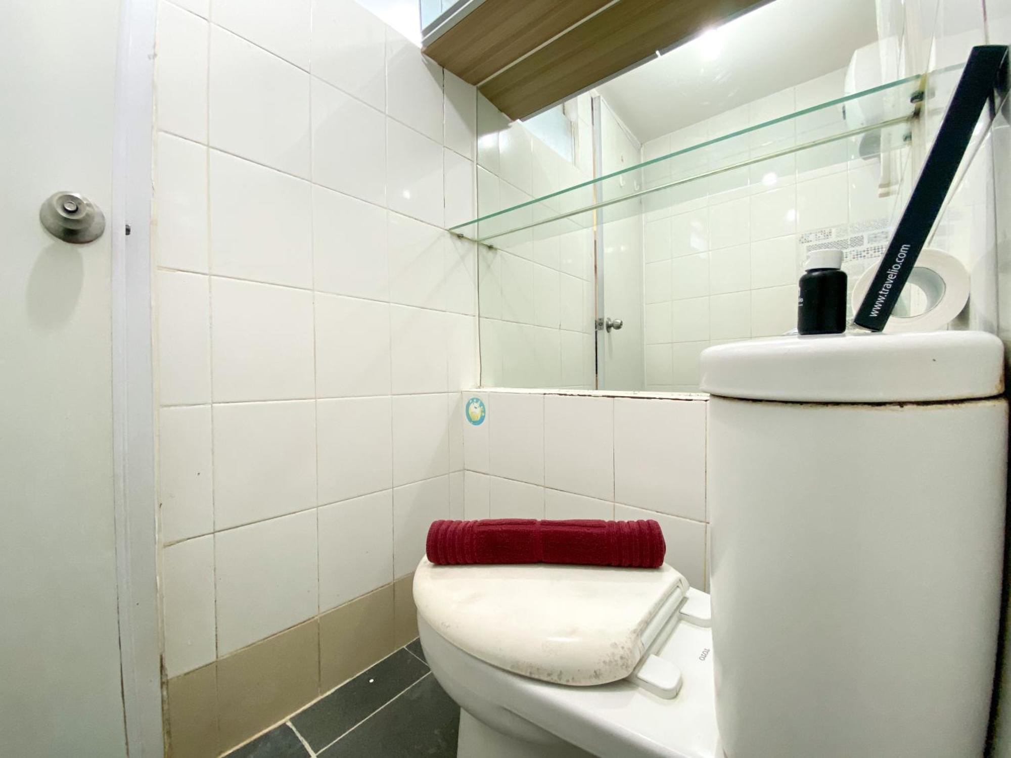 Cozy And Comfy At Bassura By Travelio Appartement
